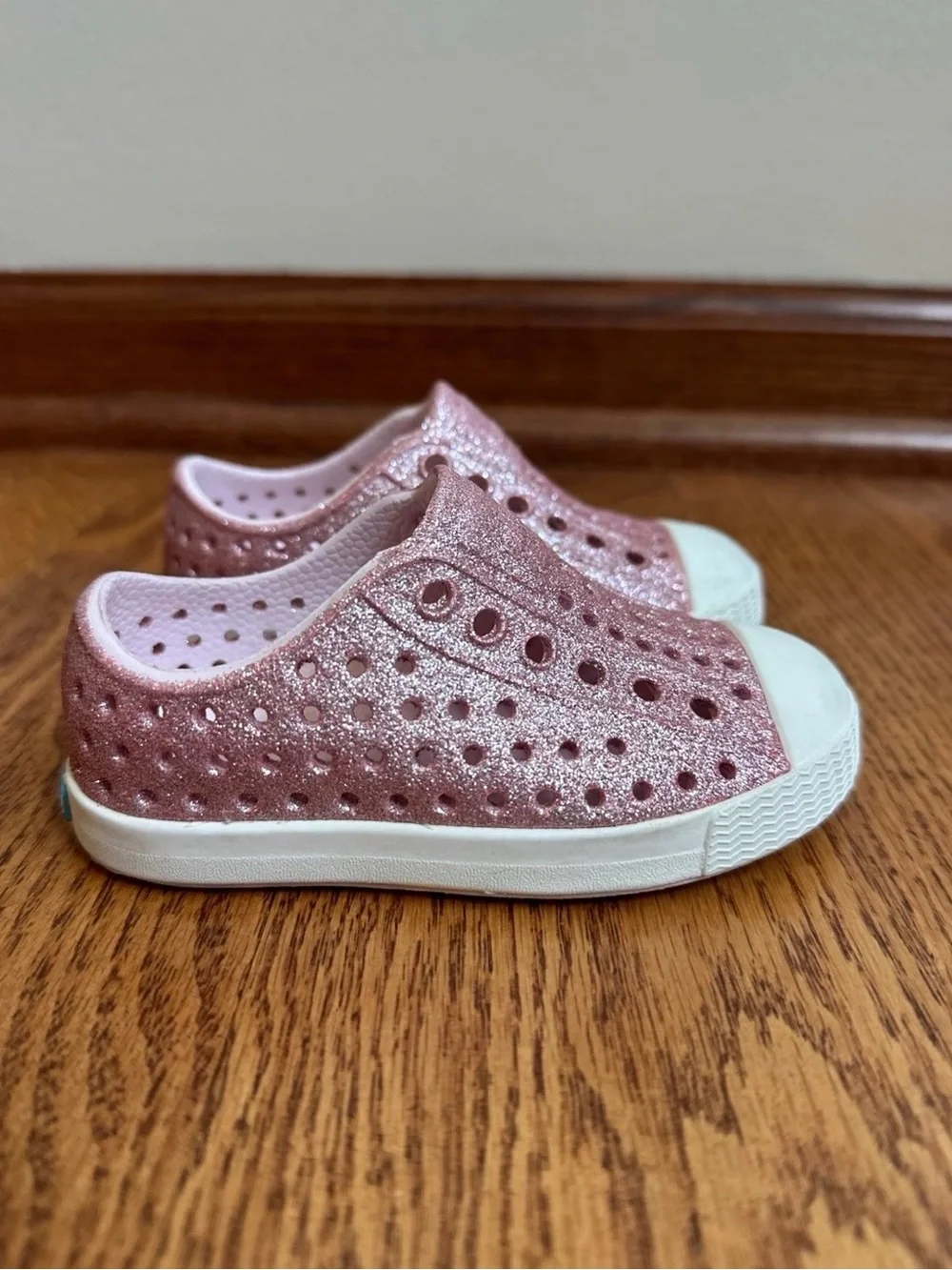 Native Slip-On Shoes Girls size C5 Pink Glitter
